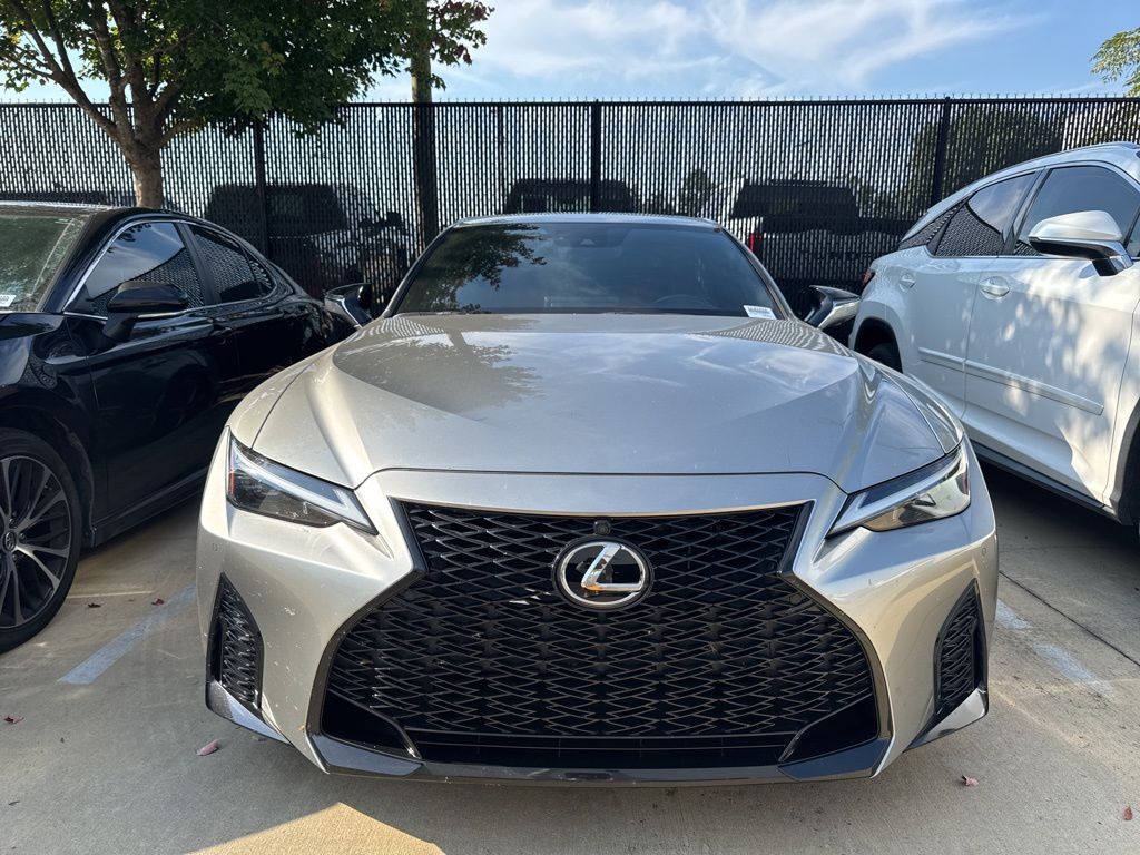 2023 Lexus IS 350 F SPORT photo 2