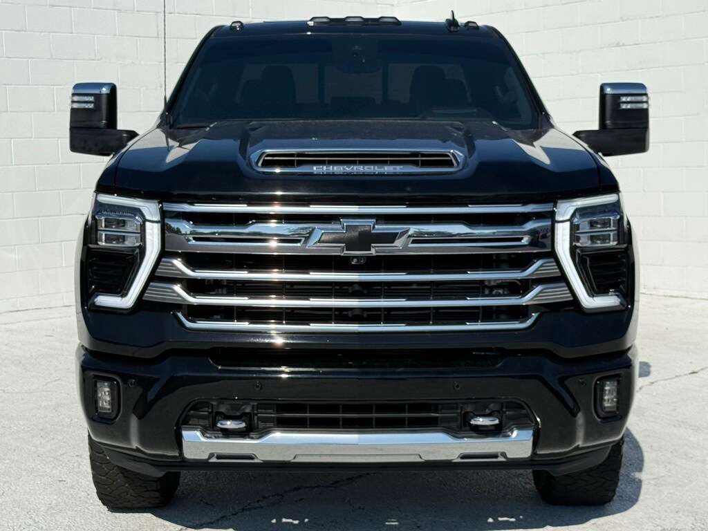 2024 Chevrolet Silverado 2500HD High Country photo 3