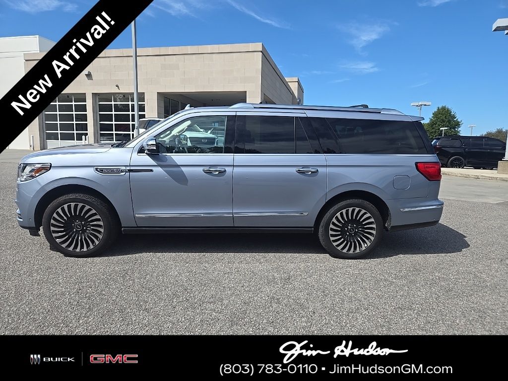 2019 Lincoln Navigator Black Label photo 2