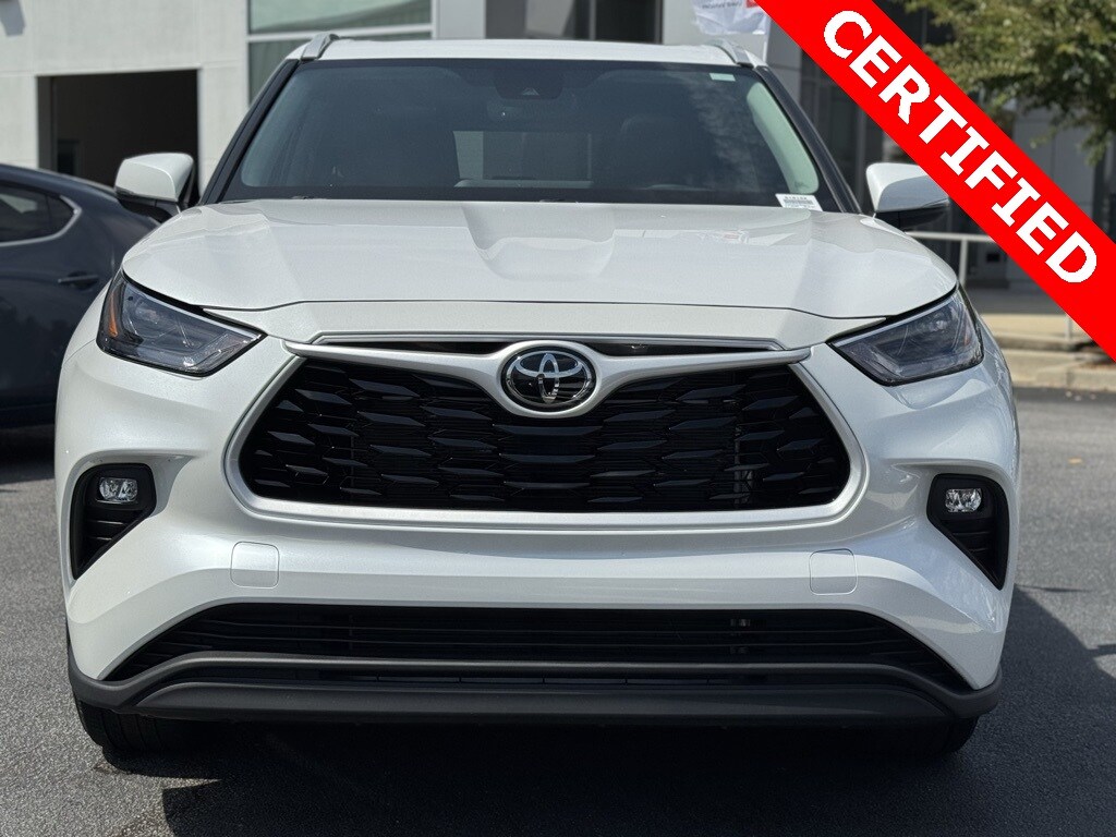 2025 Toyota Highlander XLE photo 3