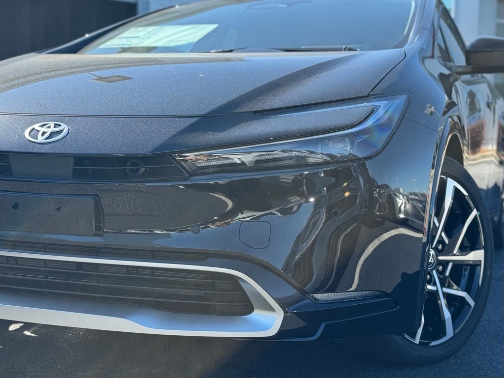 New 2026 Toyota Prius Plug-in Hybrid XSE Hatchback