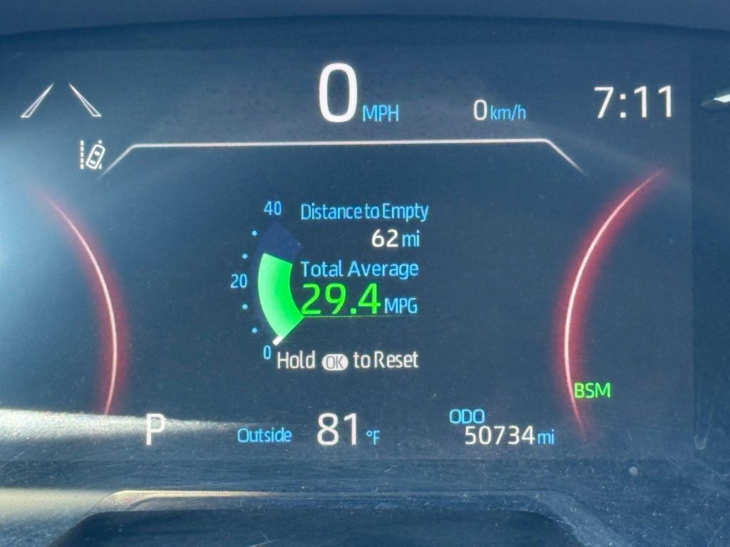 2023 Toyota RAV4 XLE photo 3