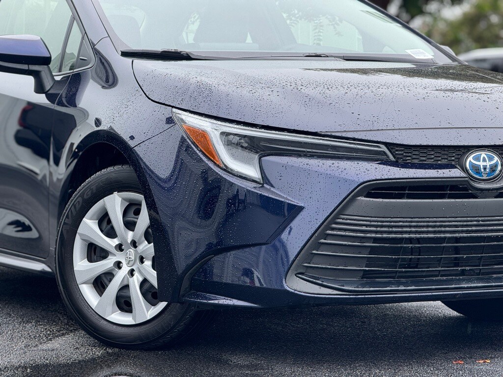 2024 Toyota Corolla Hybrid LE photo 2