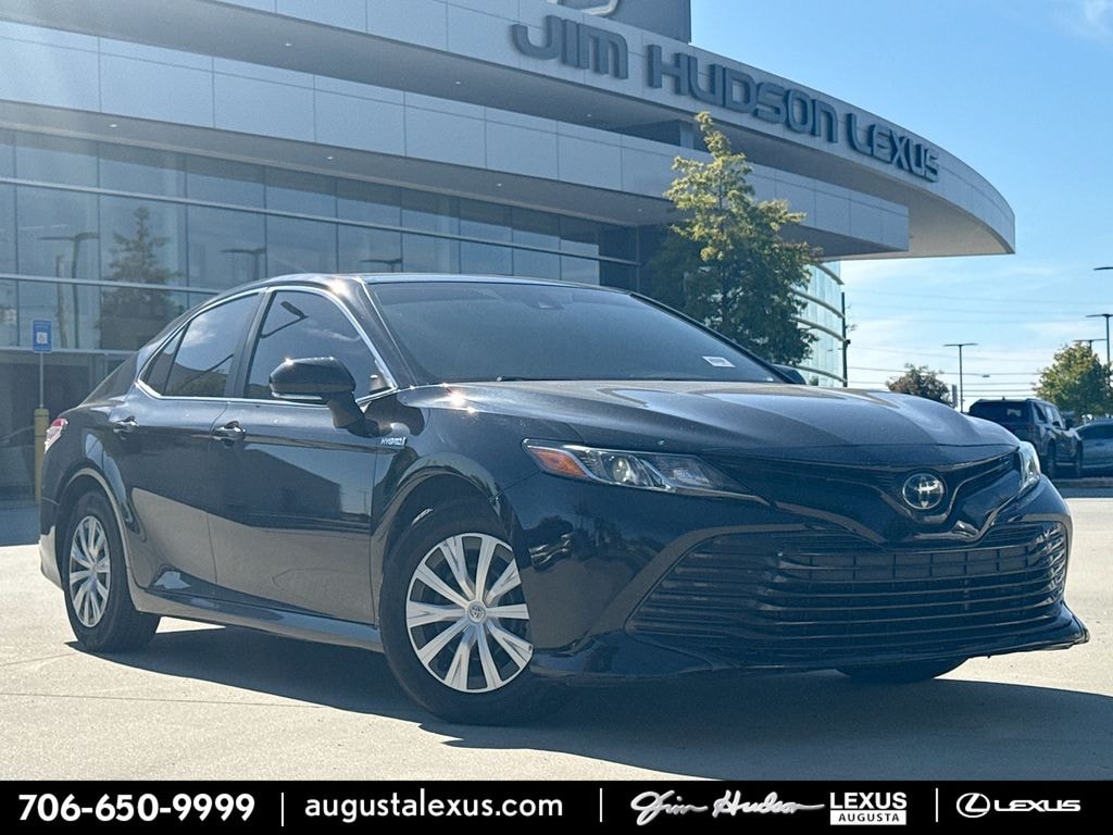 Used 2019 Toyota Camry Hybrid XLE Sedan
