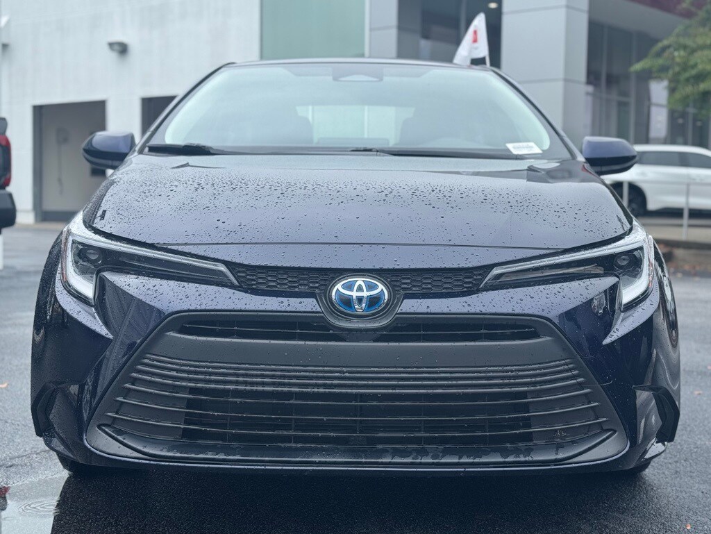2024 Toyota Corolla Hybrid LE photo 3