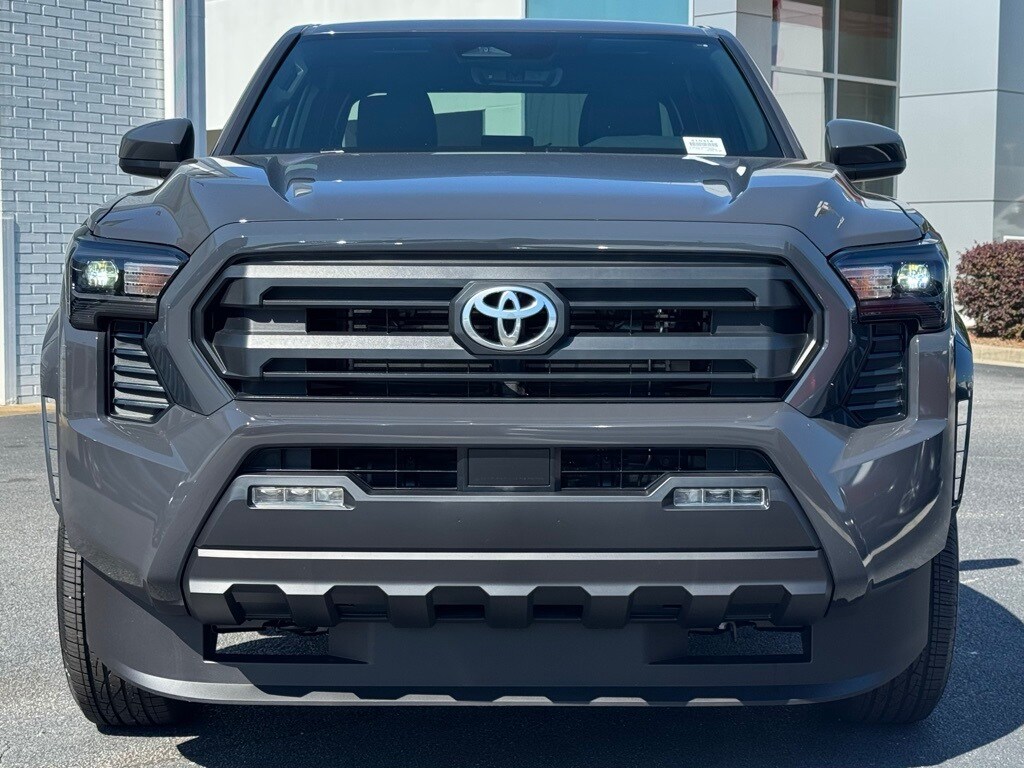 2025 Toyota Tacoma SR5 photo 3