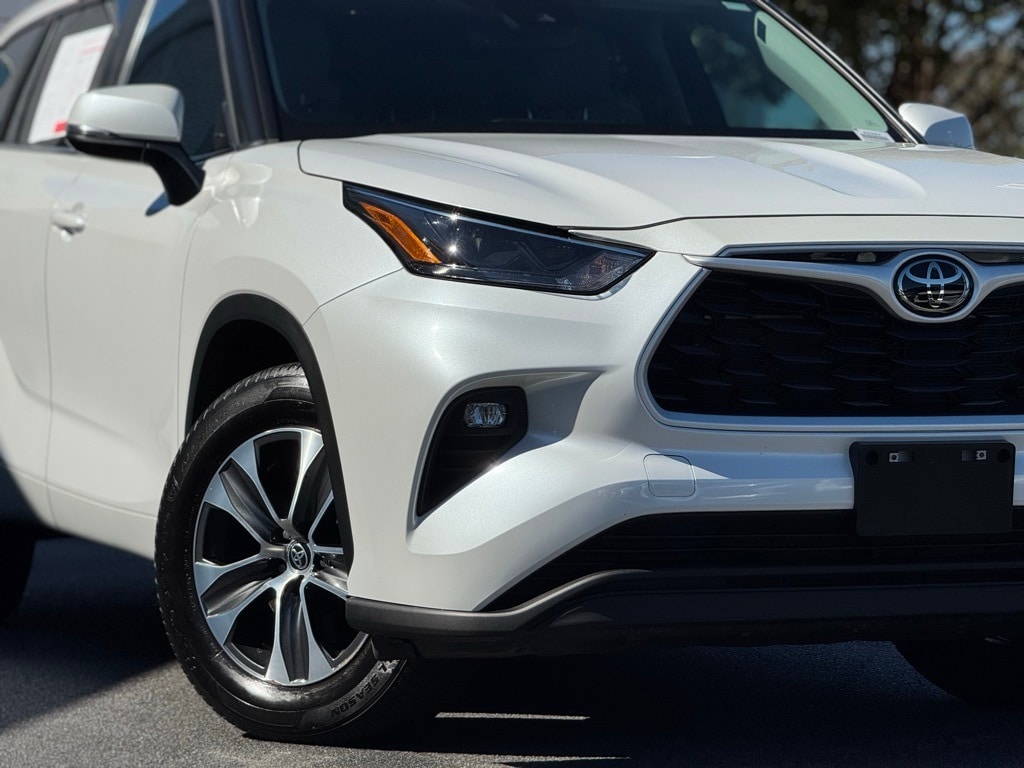 Used 2023 Toyota Highlander XLE SUV