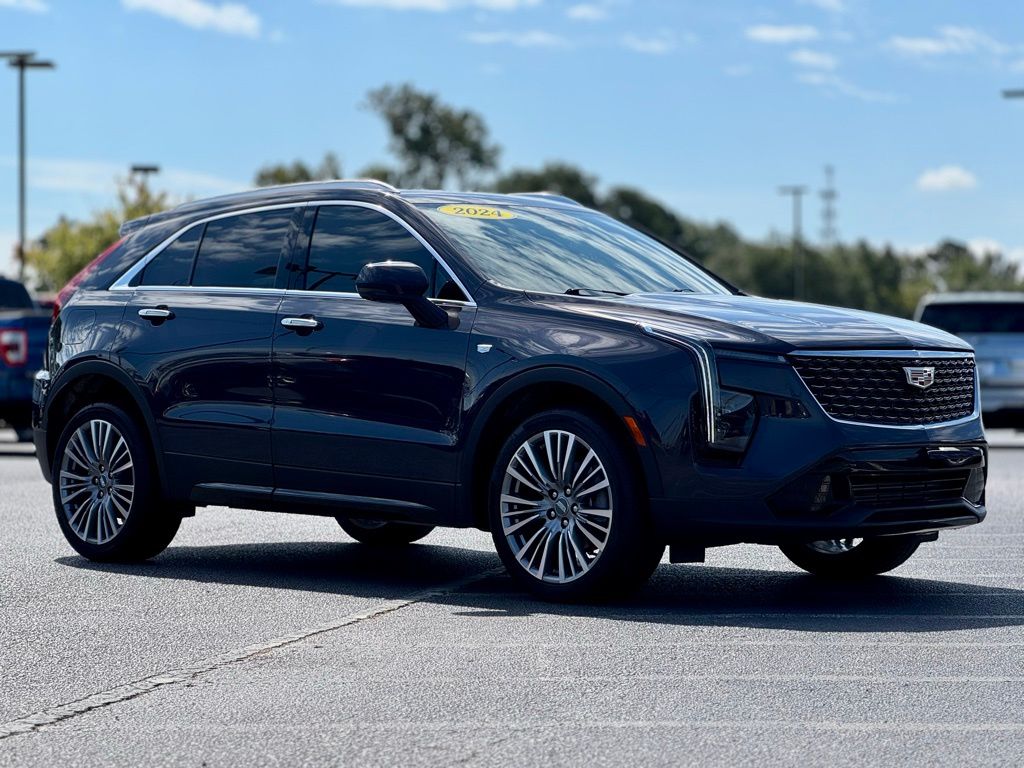 2024 Cadillac XT4 Premium Luxury photo 2