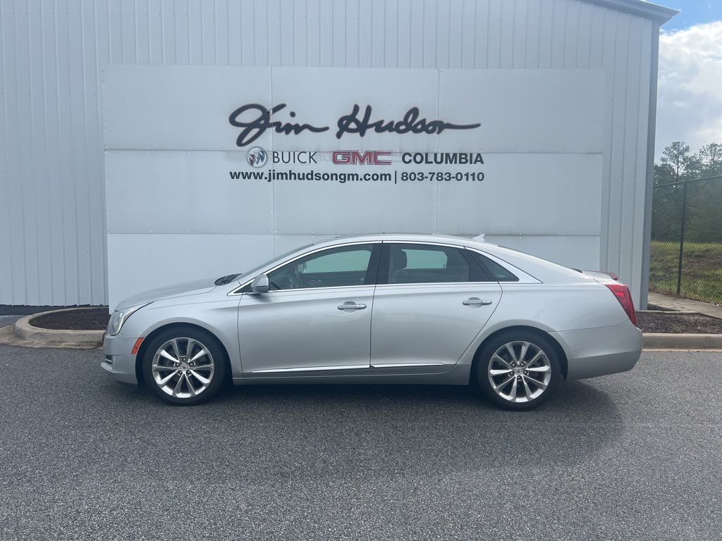2013 Cadillac XTS Luxury photo 2