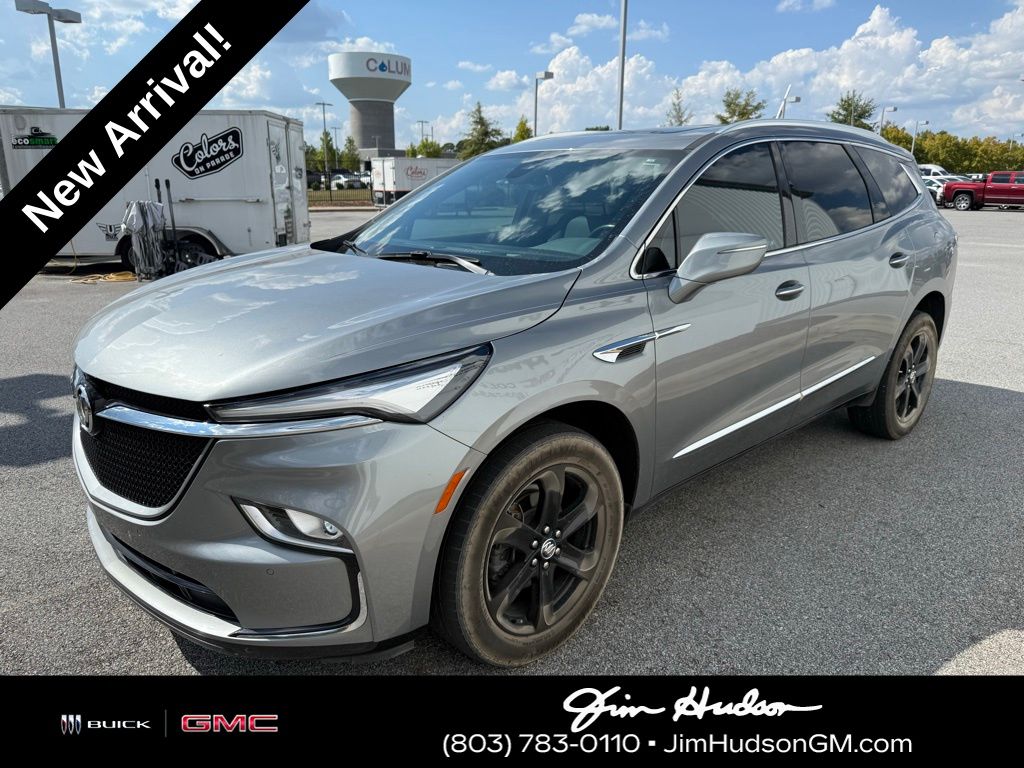 2023 Buick Enclave Essence photo 2