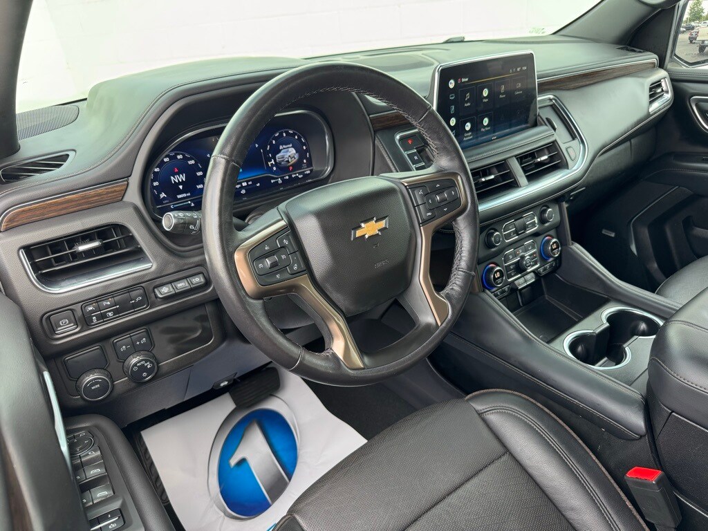 2022 Chevrolet Suburban High Country photo 3