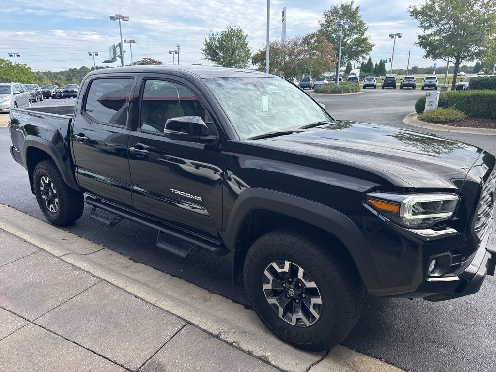 2023 Toyota Tacoma TRD V6 photo 2