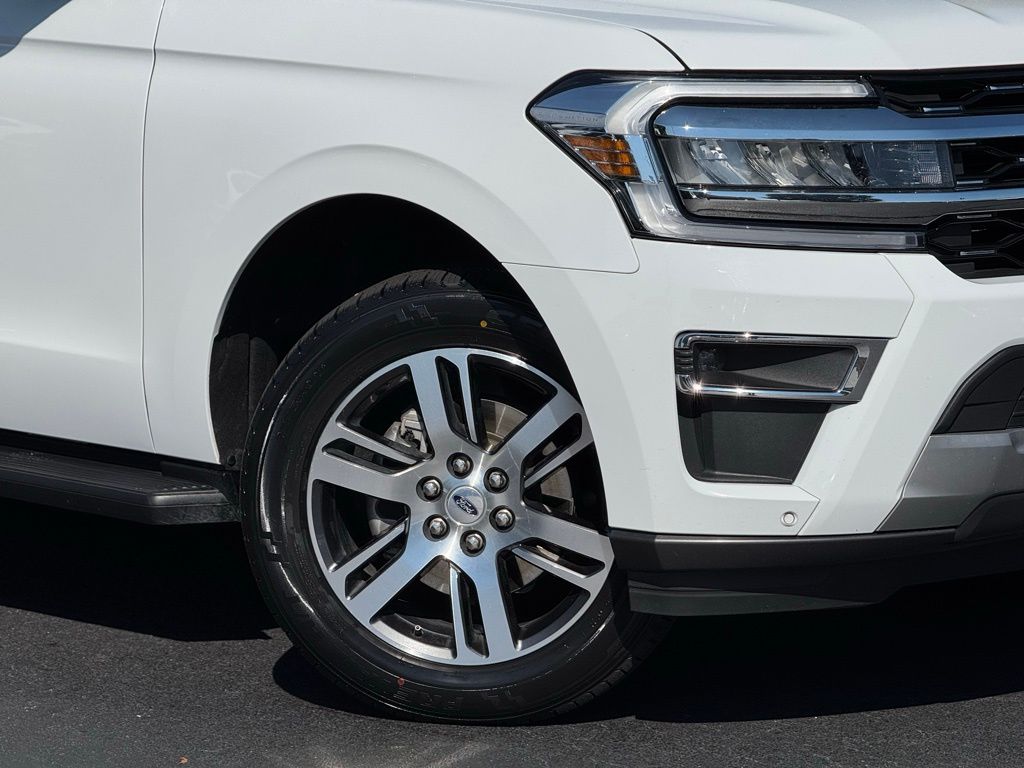 2024 Ford Expedition Limited photo 3