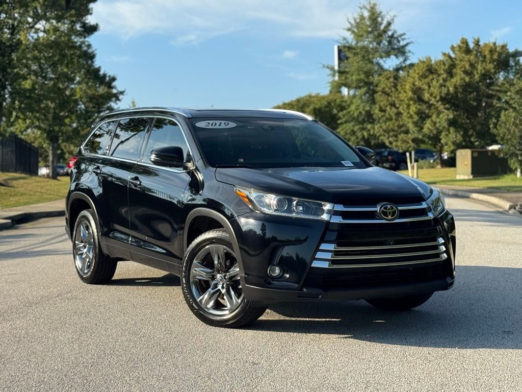 Used 2019 Toyota Highlander Limited V6 SUV