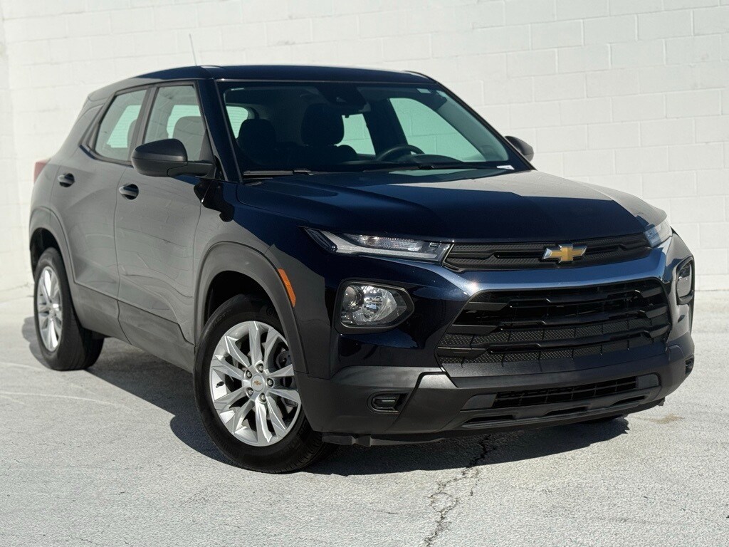 2021 Chevrolet Trailblazer LS photo 2