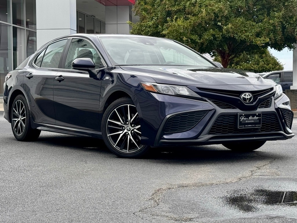 Used 2021 Toyota Camry SE with VIN 4T1G11AK8MU523178 for sale in Sumter, SC