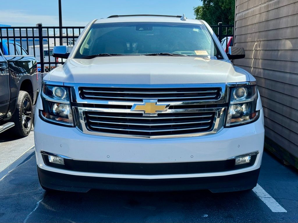 2018 Chevrolet Suburban Premier photo 2