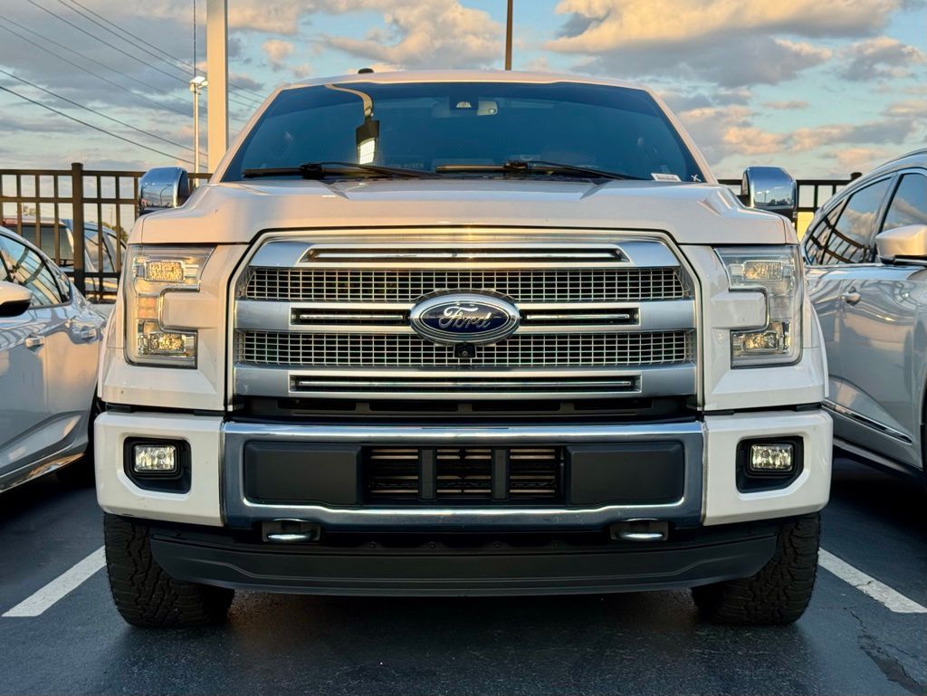 2016 Ford F-150 Platinum photo 2