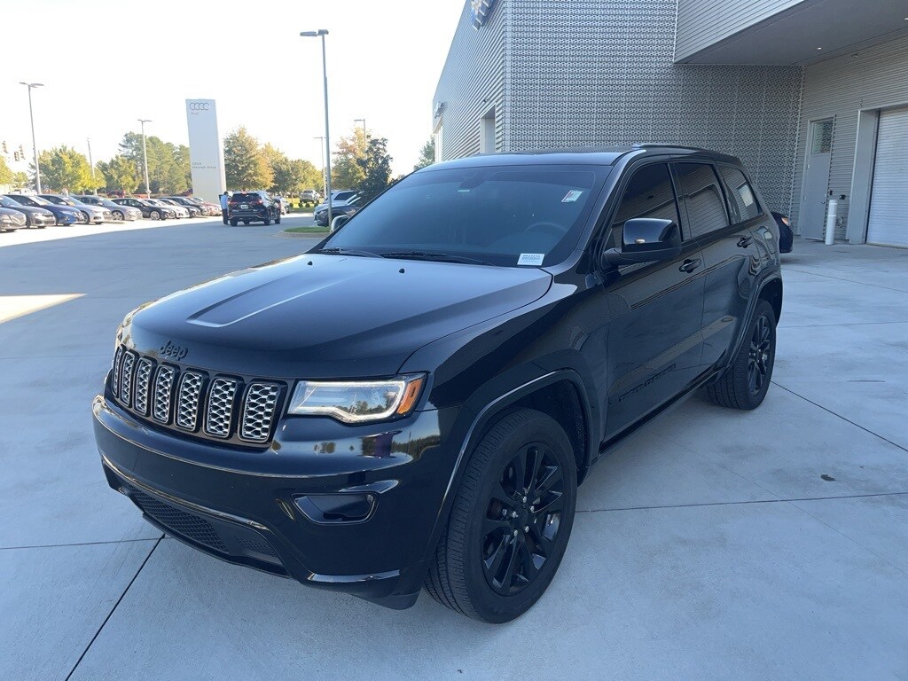 Used 2020 Jeep Grand Cherokee Laredo SUV