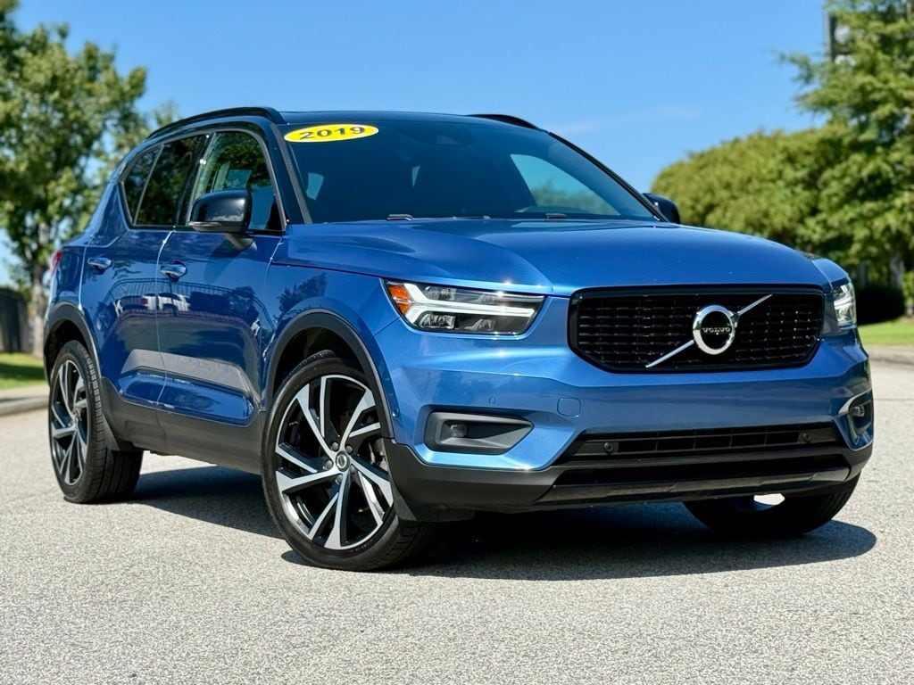 Used 2019 Volvo XC40 T5 R-Design SUV