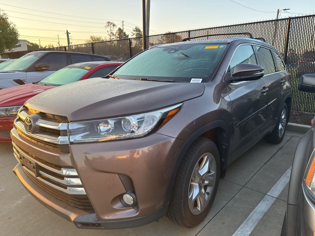 2017 Toyota Highlander Limited photo 3