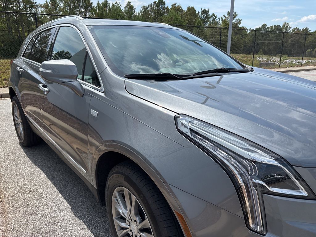 2021 Cadillac XT5 Premium Luxury photo 3