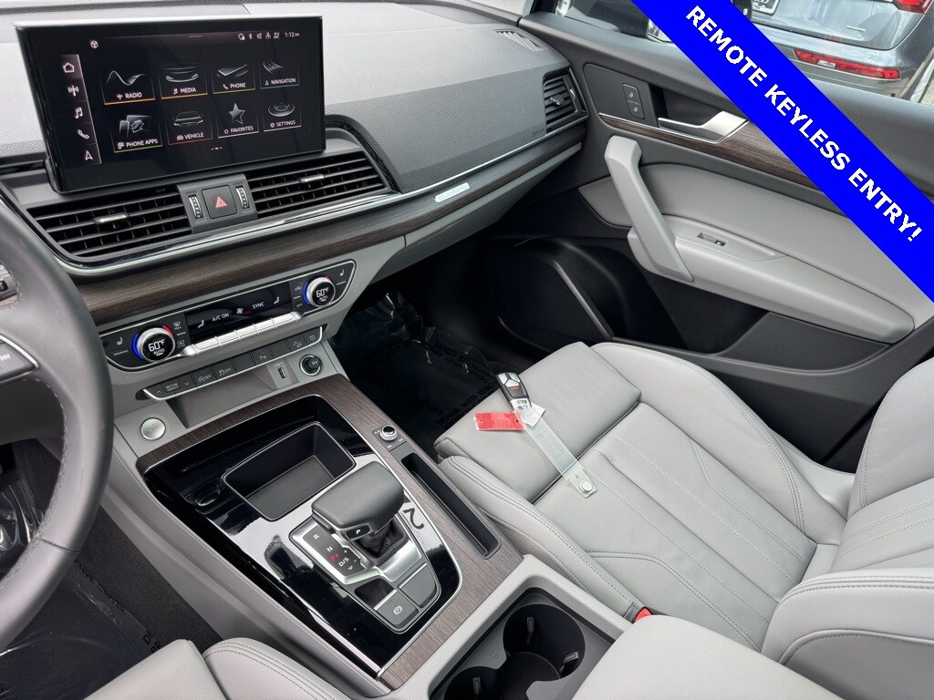 2025 Audi Q5 45 S line Premium photo 2