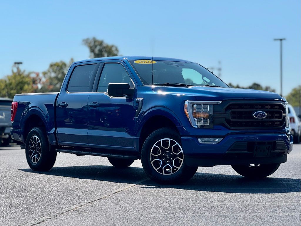 2022 Ford F-150 XLT photo 2