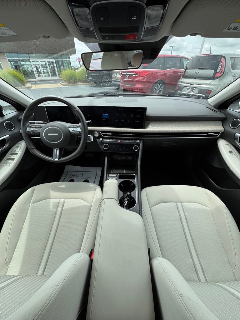2025 Hyundai Sonata Hybrid SEL - Photo 16