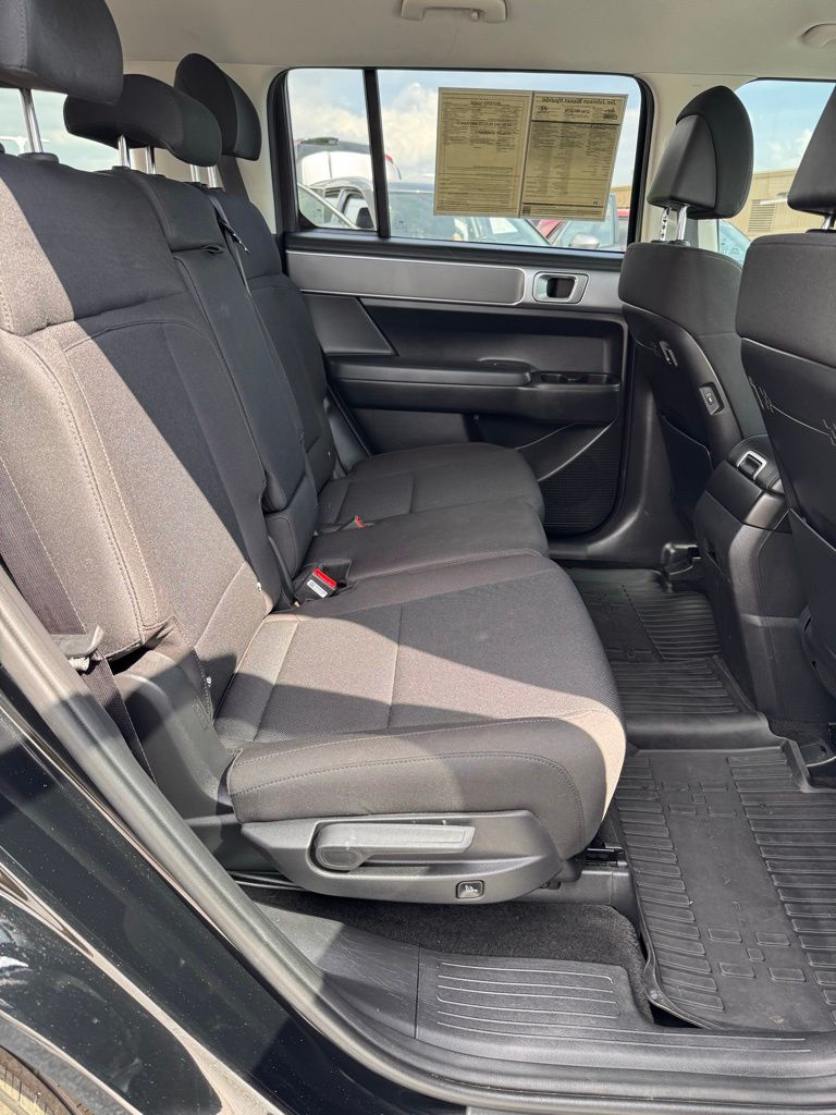 2025 Hyundai Santa Fe SE - Photo 12