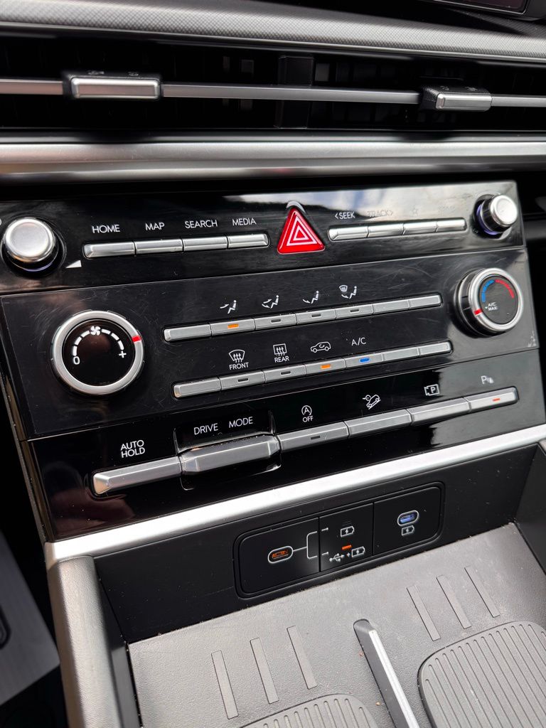 2025 Hyundai Santa Fe SE - Photo 20