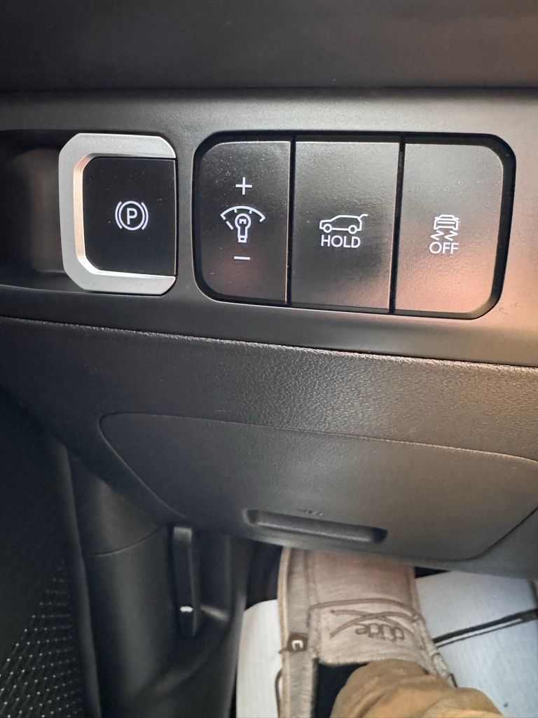 2025 Hyundai Santa Fe SE - Photo 23