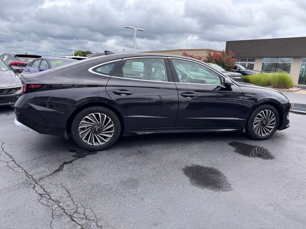 2025 Hyundai Sonata Hybrid SEL - Photo 6