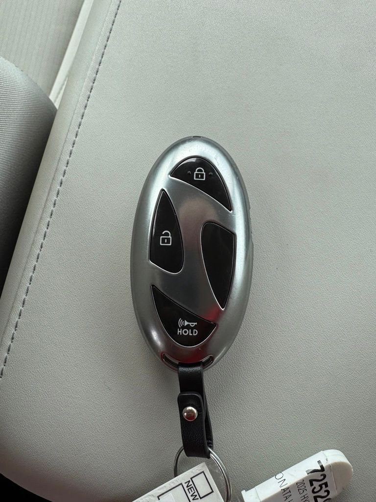 2025 Hyundai Sonata Hybrid SEL - Photo 29