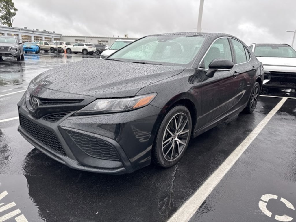 Used 2024 Toyota Camry SE Sedan