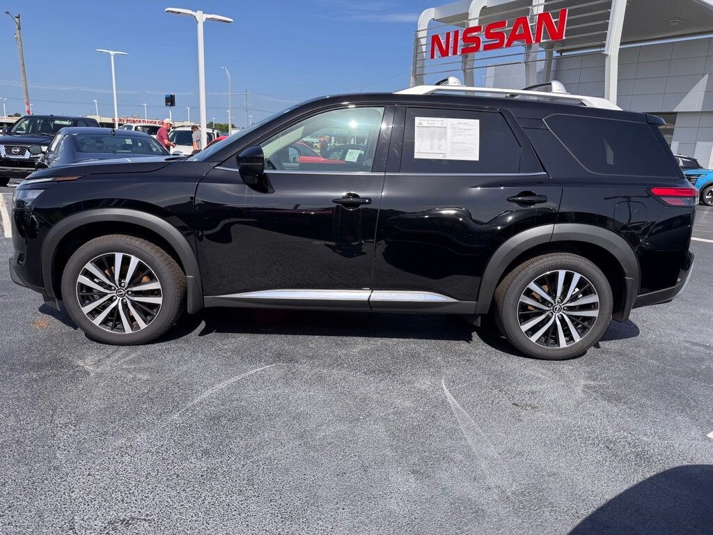Used 2025 Nissan Pathfinder Platinum SUV