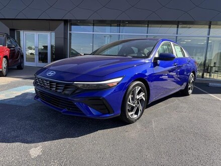 2025 Hyundai Elantra SEL Convenience Sedan