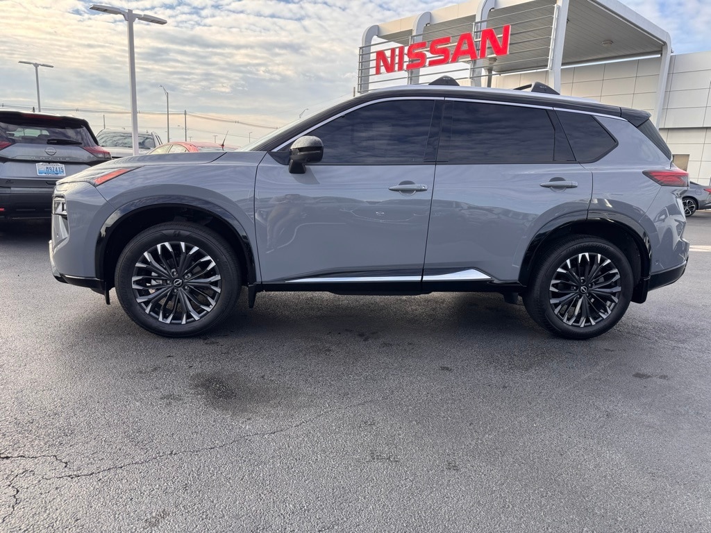 Used 2025 Nissan Rogue Platinum SUV