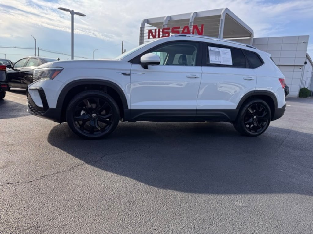 Used 2023 Volkswagen Taos 1.5T SE SUV