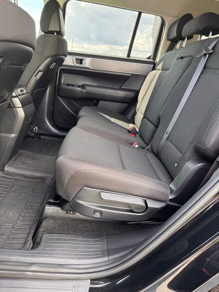 2025 Hyundai Santa Fe SE - Photo 10