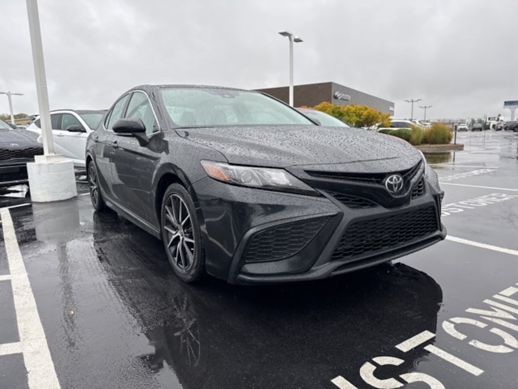 Used 2024 Toyota Camry SE Sedan