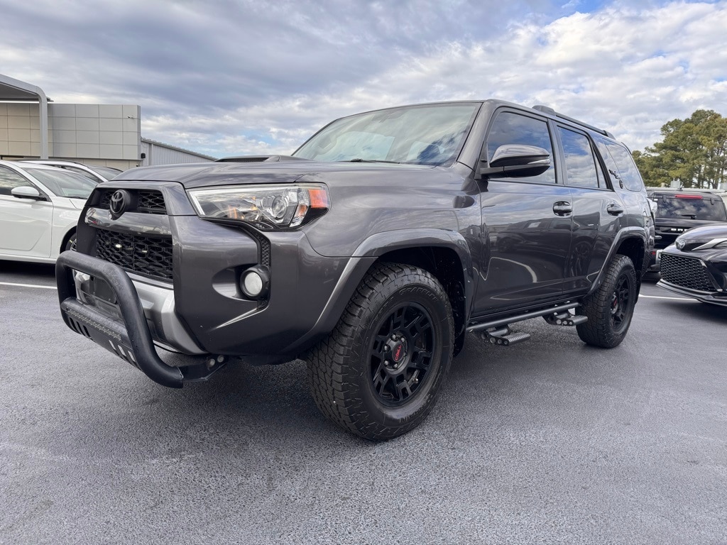 2019 Toyota 4Runner TRD Off-Road Premium's photo