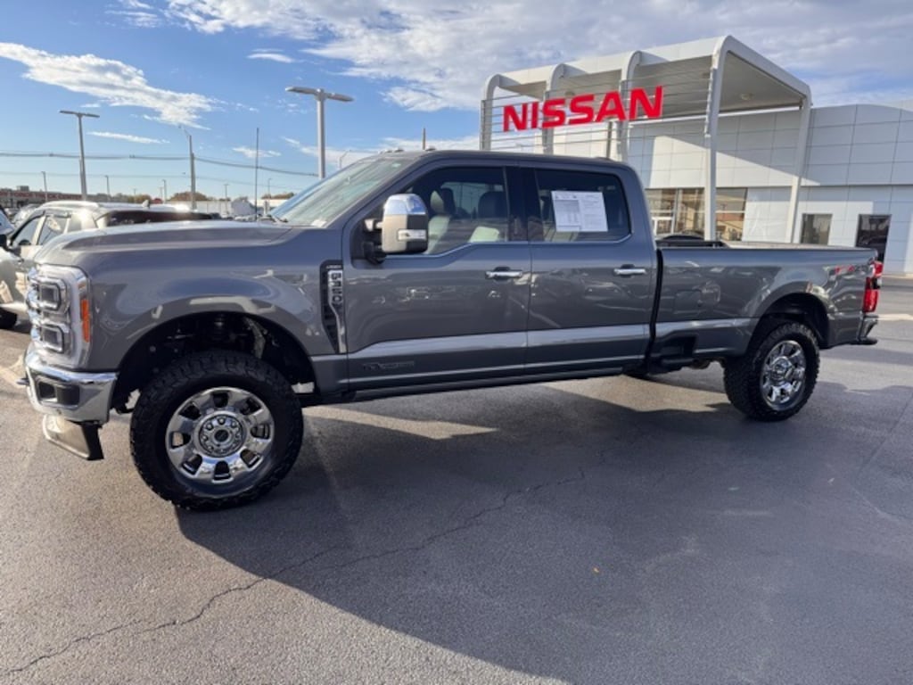 Used 2023 Ford F-350SD Lariat Truck