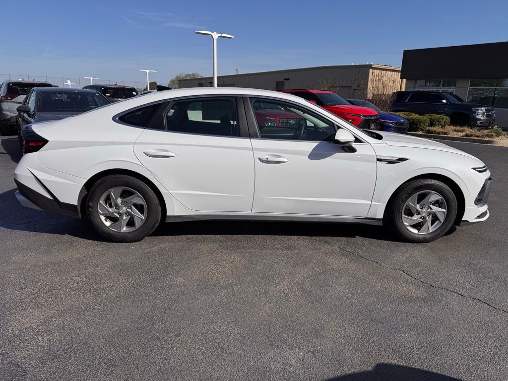 2025 Hyundai Sonata SE - Photo 6