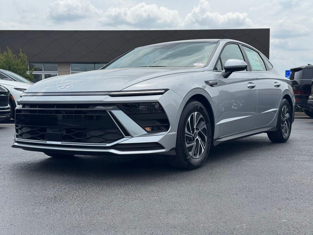 2026 Hyundai Sonata Blue's photo