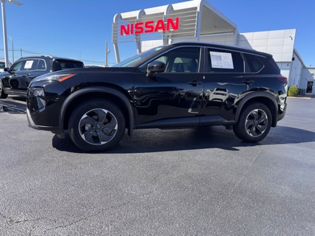 Used 2024 Nissan Rogue SV SUV