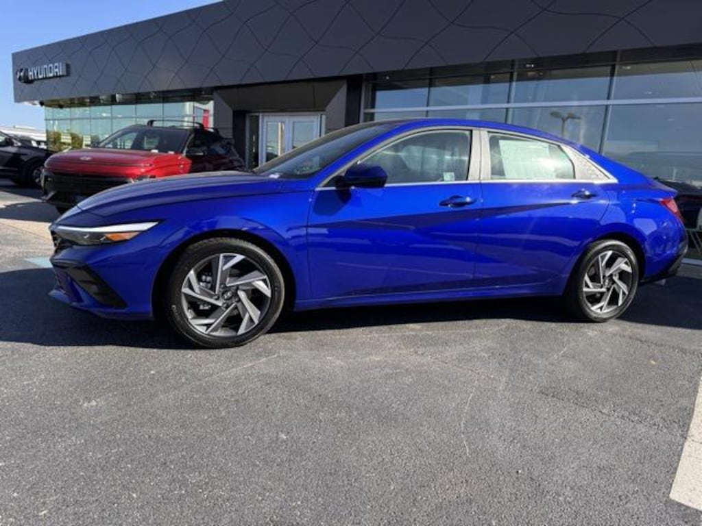 New 2025 Hyundai Elantra SEL Convenience Sedan