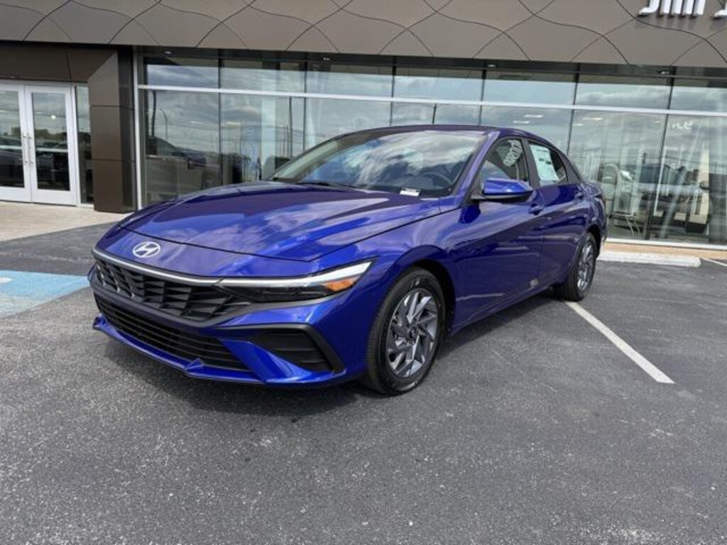 New 2024 Hyundai Elantra SEL Sedan