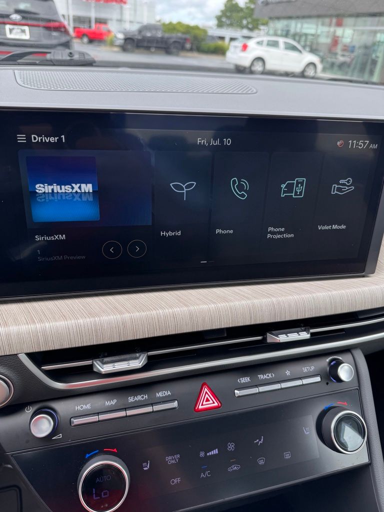 2025 Hyundai Sonata Hybrid SEL - Photo 17