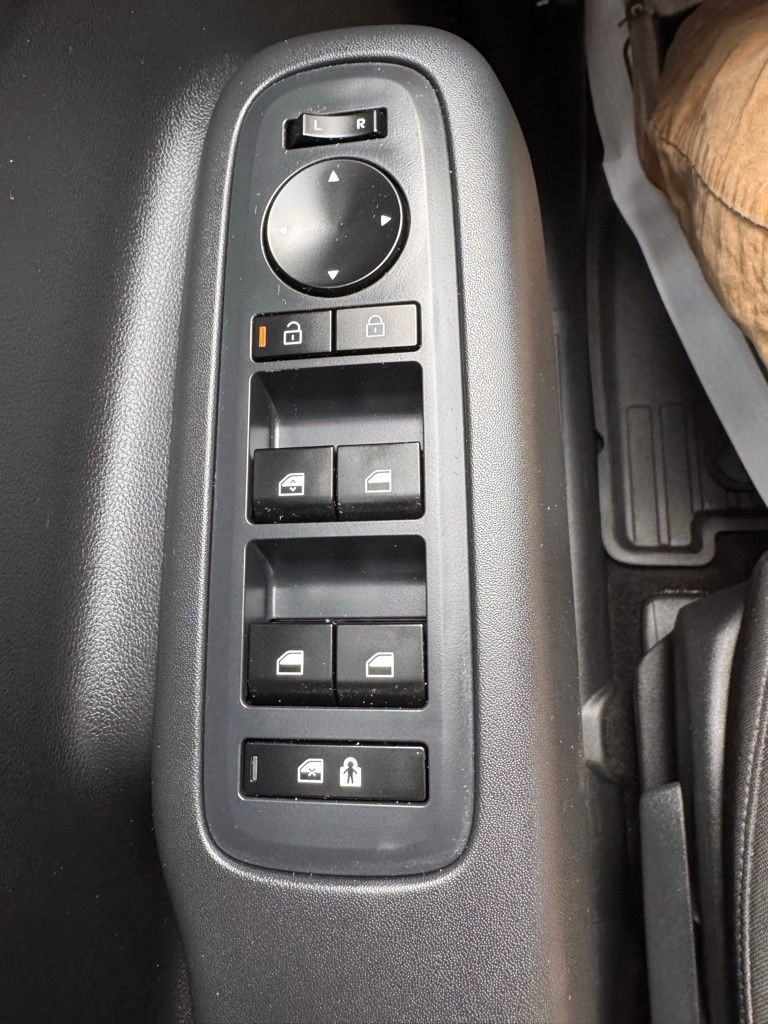 2025 Hyundai Santa Fe SE - Photo 22